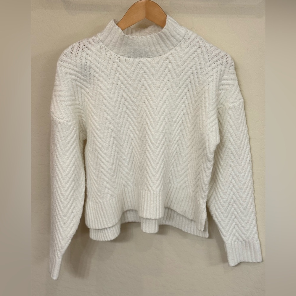 Calligraphie Cream Textured Chevron Knit Mock Neck Sweater Size M